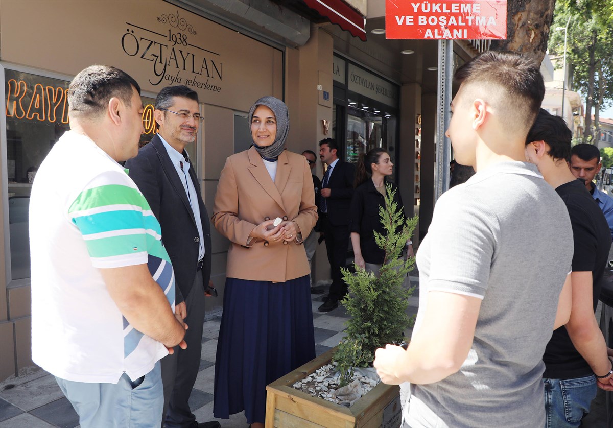 VALİ YİĞİTBAŞI'NDAN ASIRLIK ESNAF LOKANTASINA ZİYARET