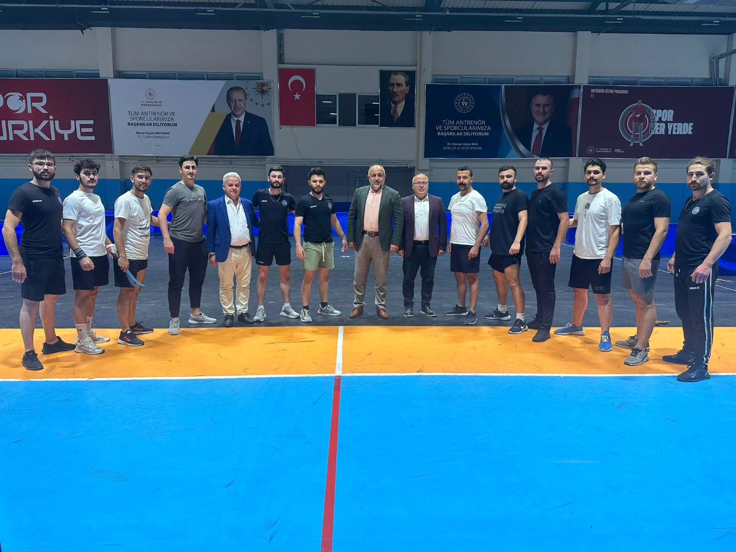 KASAPOĞLUNDAN HALK OYUNLARI EKİBİNE ZİYARET