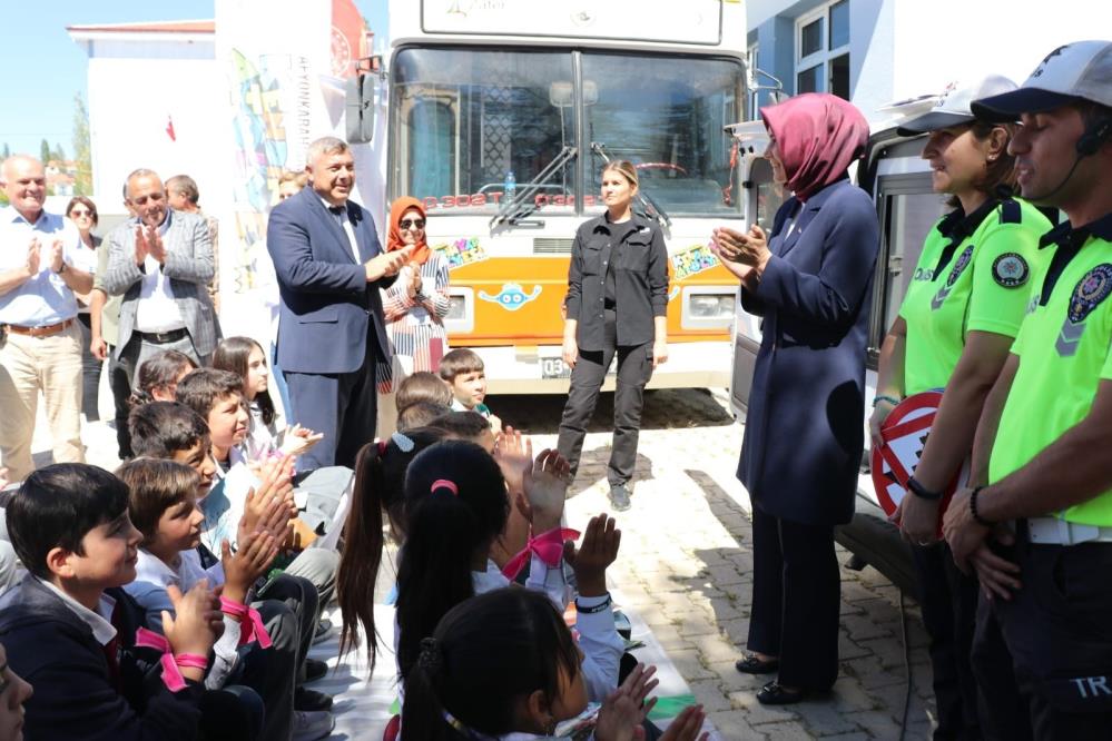 “BİZİM ÖNCELİĞİMİZ ÇOCUKLARIMIZ”