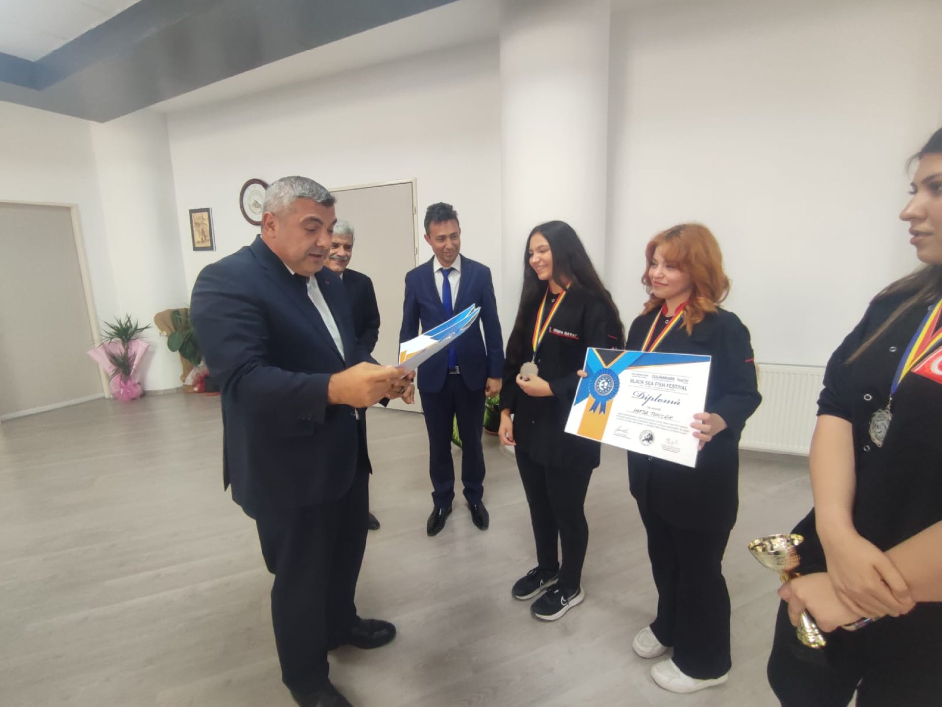ROMANYA'DA HÜNERLERİNİ SERGİLEDİLER