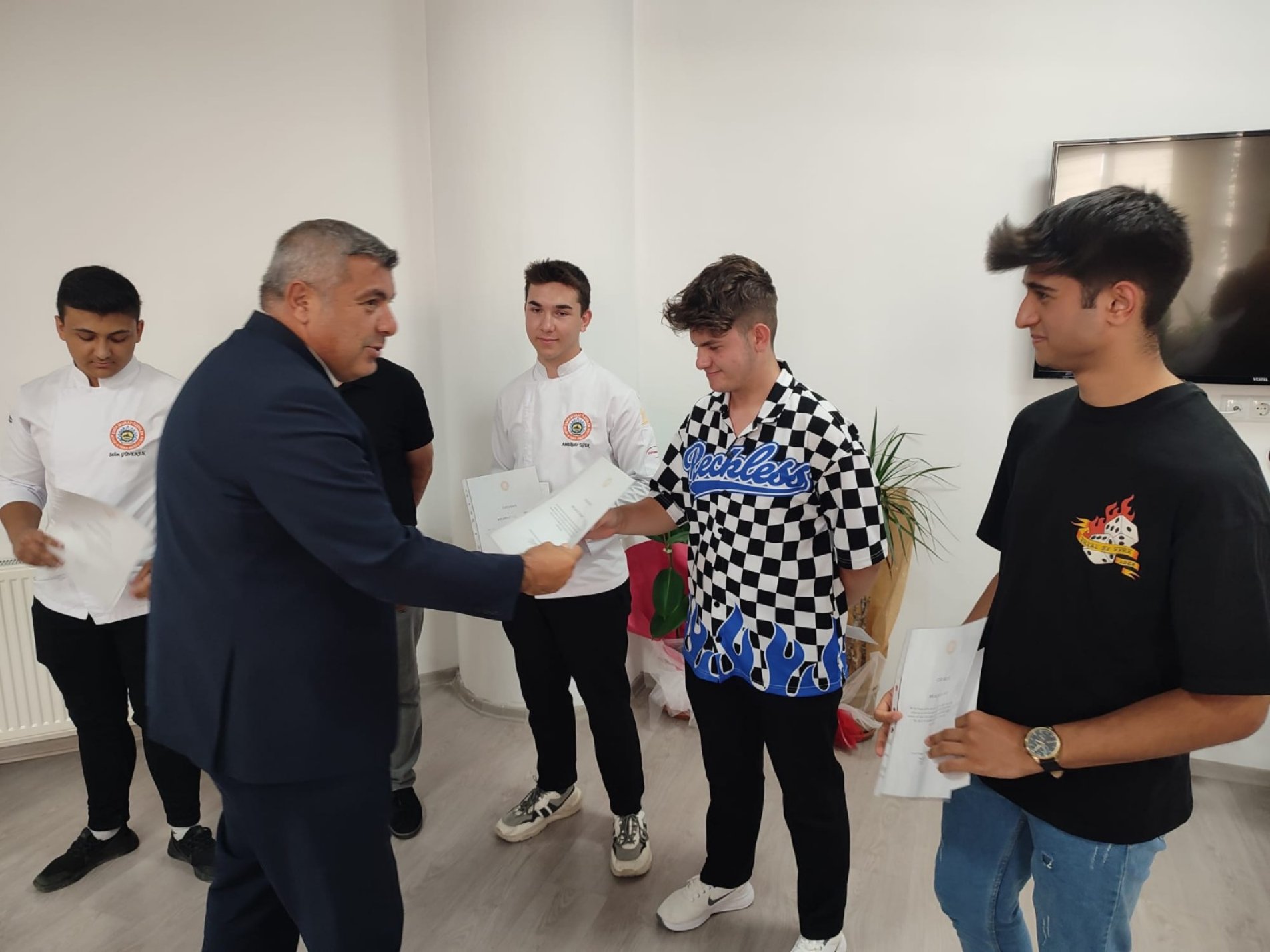 ROMANYA'DA HÜNERLERİNİ SERGİLEDİLER