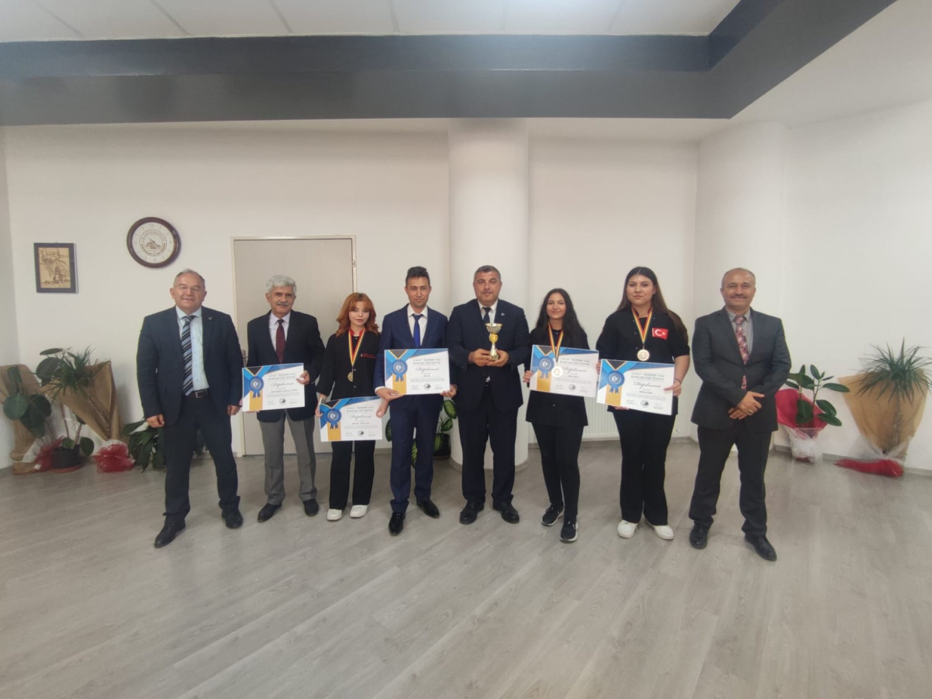ROMANYA'DA HÜNERLERİNİ SERGİLEDİLER