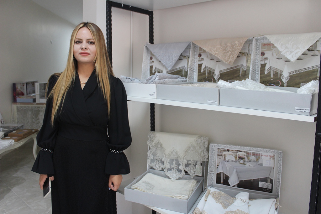 AFYON'DA GELİNLERİN İLK TERCİHİ "LİLA EXCLUSIVE GİYİM" OLDU