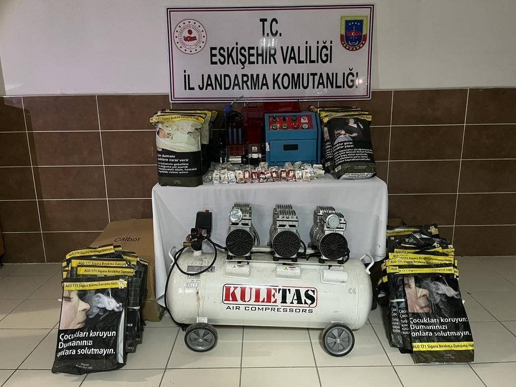 JANDARMA 11 KİLOGRAM KAÇAK TÜTÜN ELE GEÇİRDİ