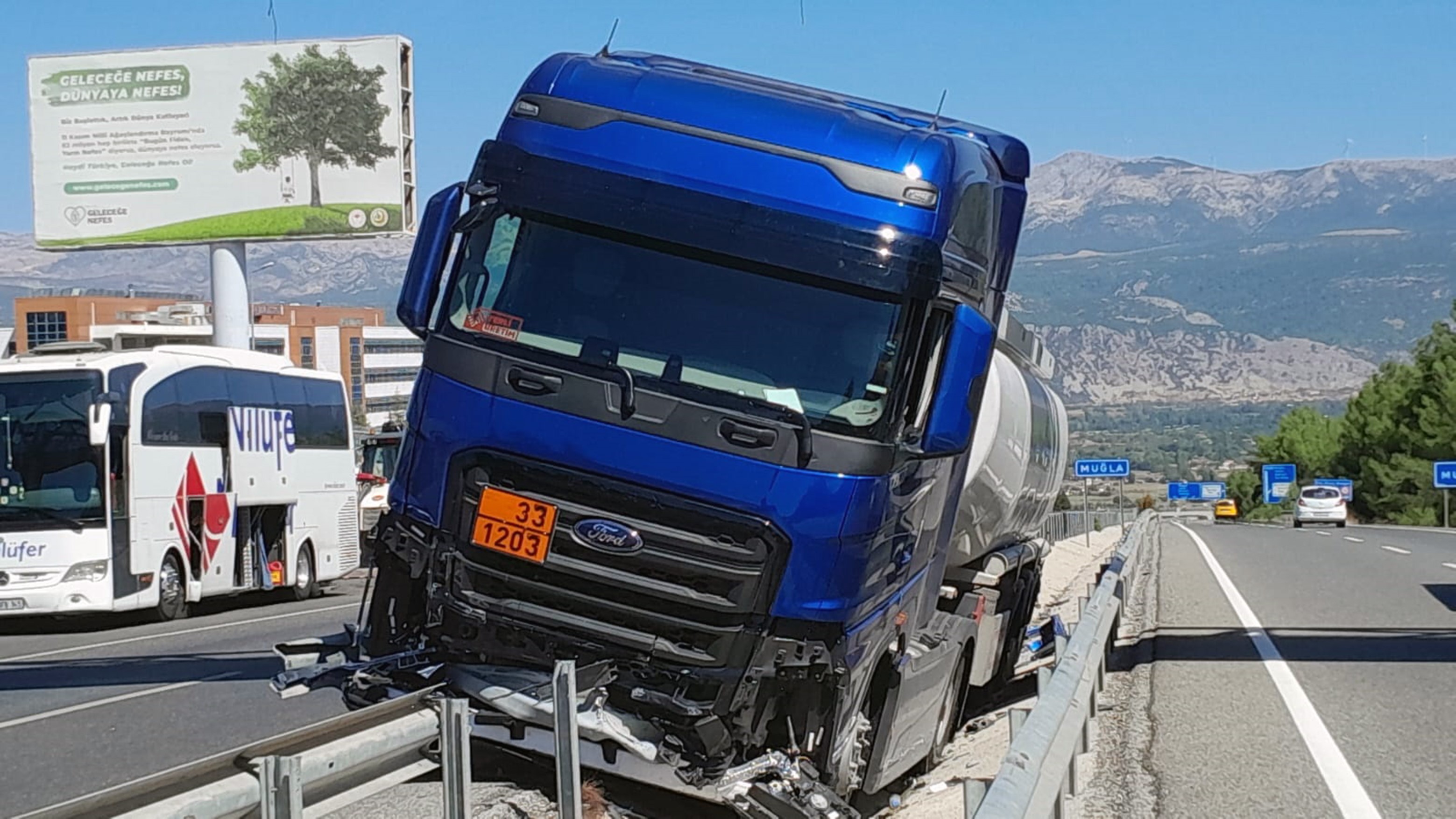 ŞOFÖR UYUDU FACİADAN DÖNÜLDÜ