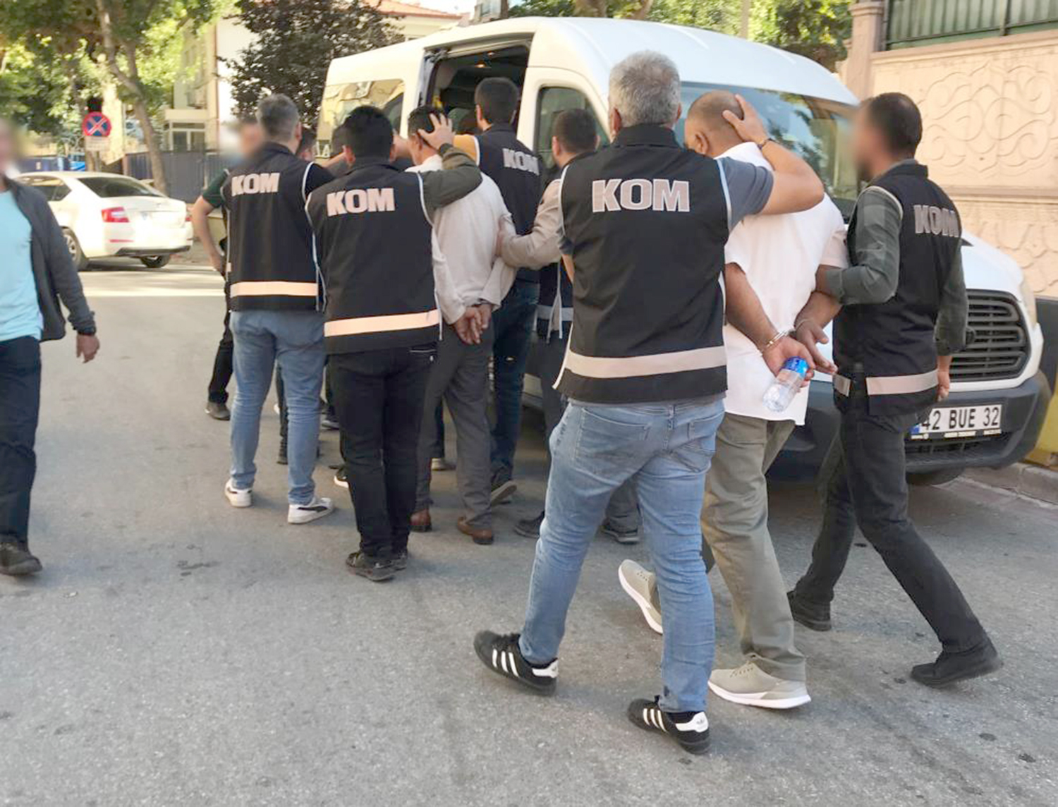 KOM'DAN TEFECİ OPERASYONU