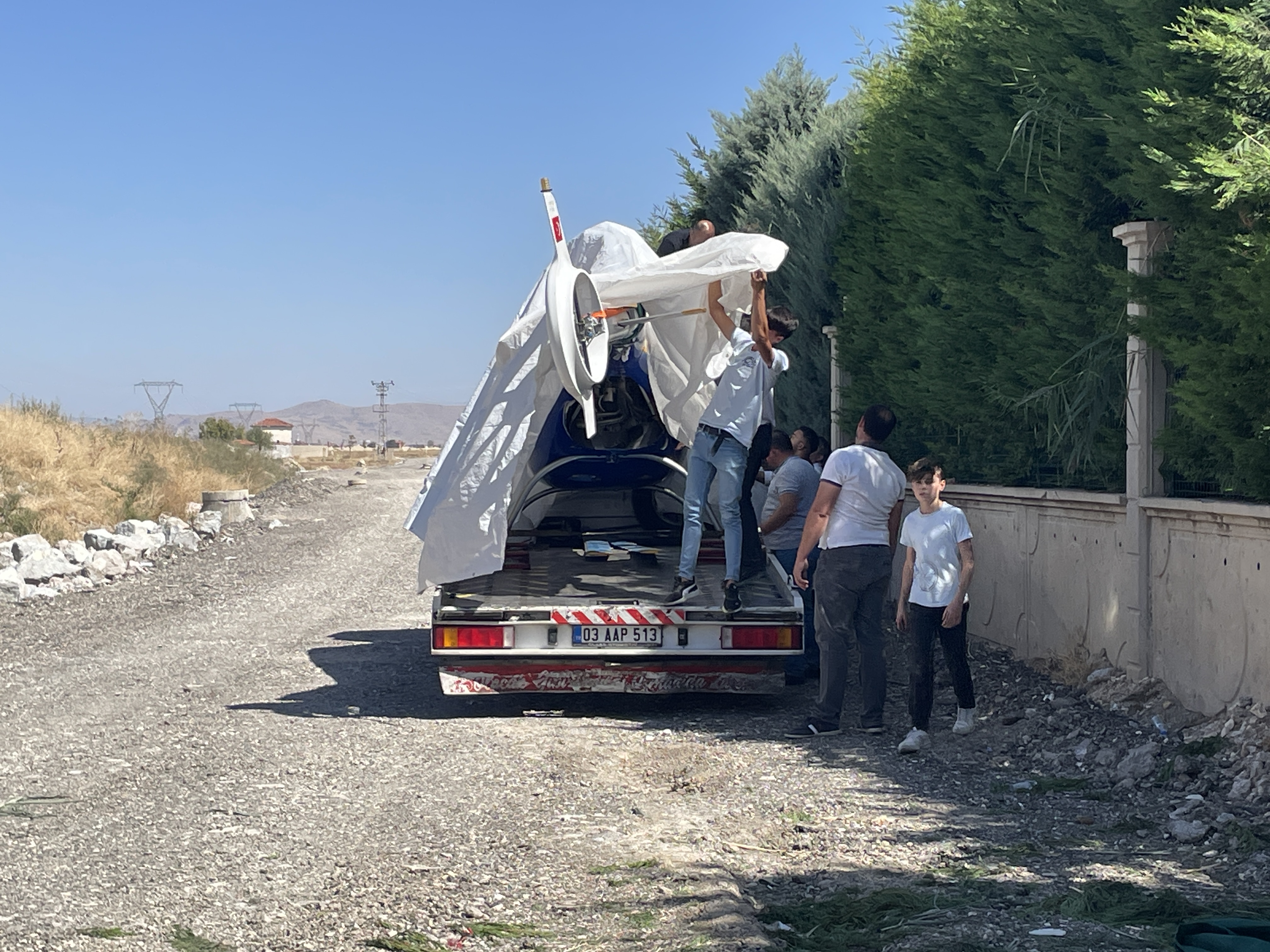 AFYON’DA DÜŞEN HELİKOPTER KALDIRILDI