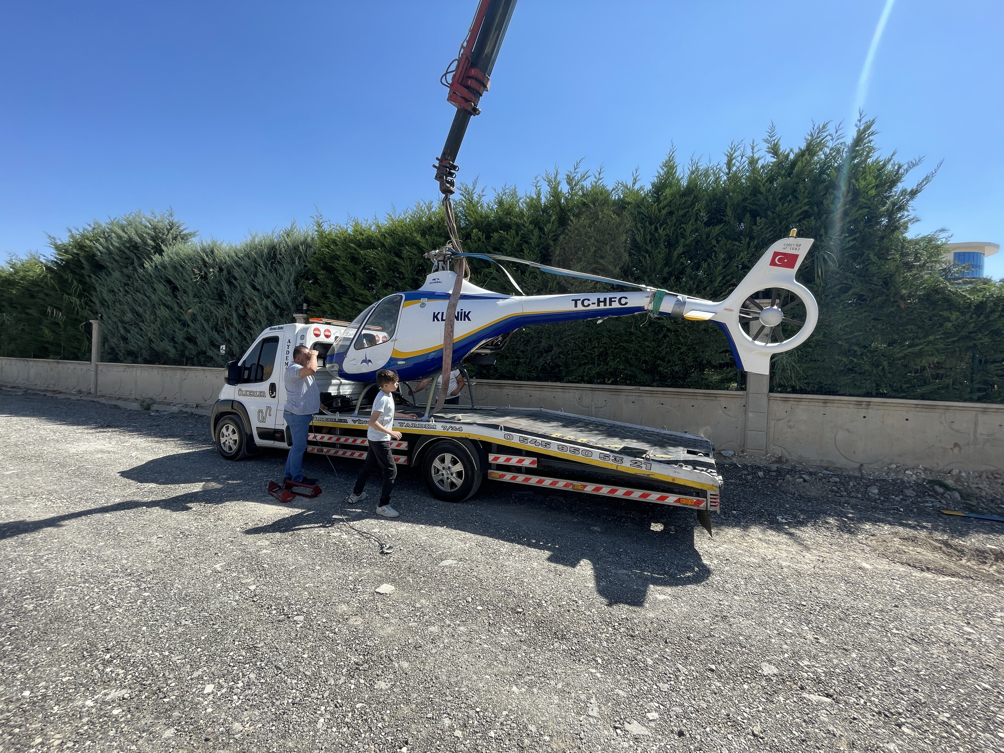 AFYON’DA DÜŞEN HELİKOPTER KALDIRILDI