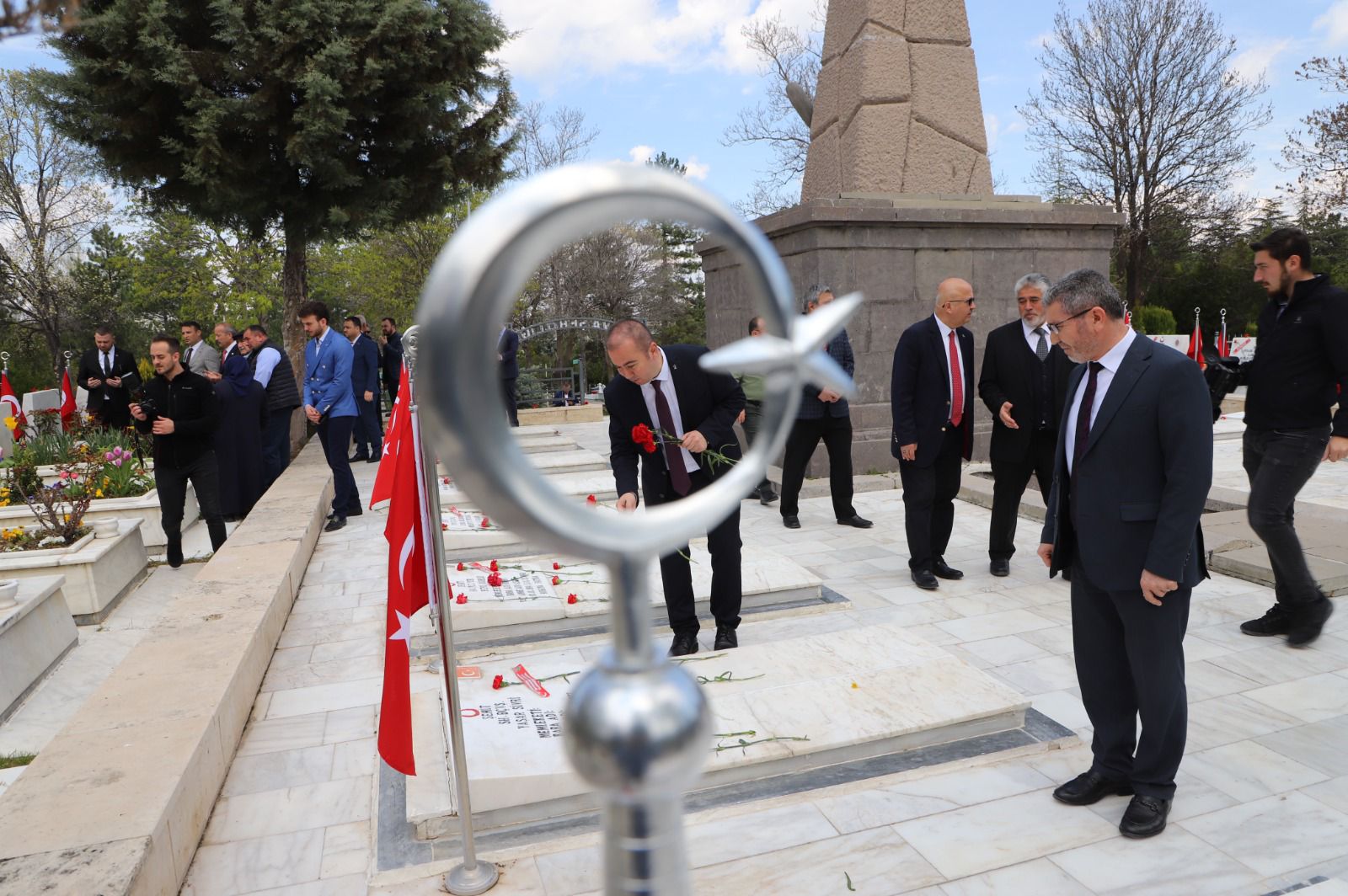 AK PARTİLİ ULUÇAY'DAN ANLAMLI MESAJ, "ÖZGÜRLÜĞÜMÜZÜN EN DEĞERLİ TEMSİLCİLERİ"
