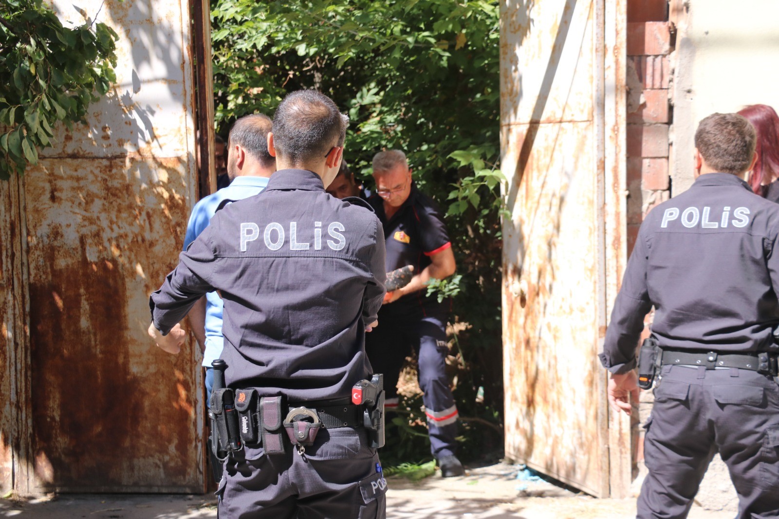 AFYON'DA İNTİHARA TEŞEBBÜS!