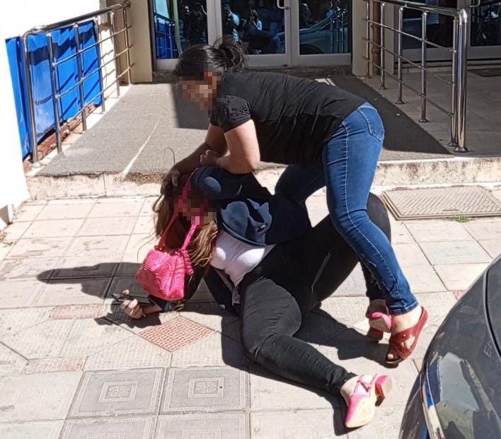 AFYON'DA SOKAK SAVAŞ ALANINA DÖNDÜ