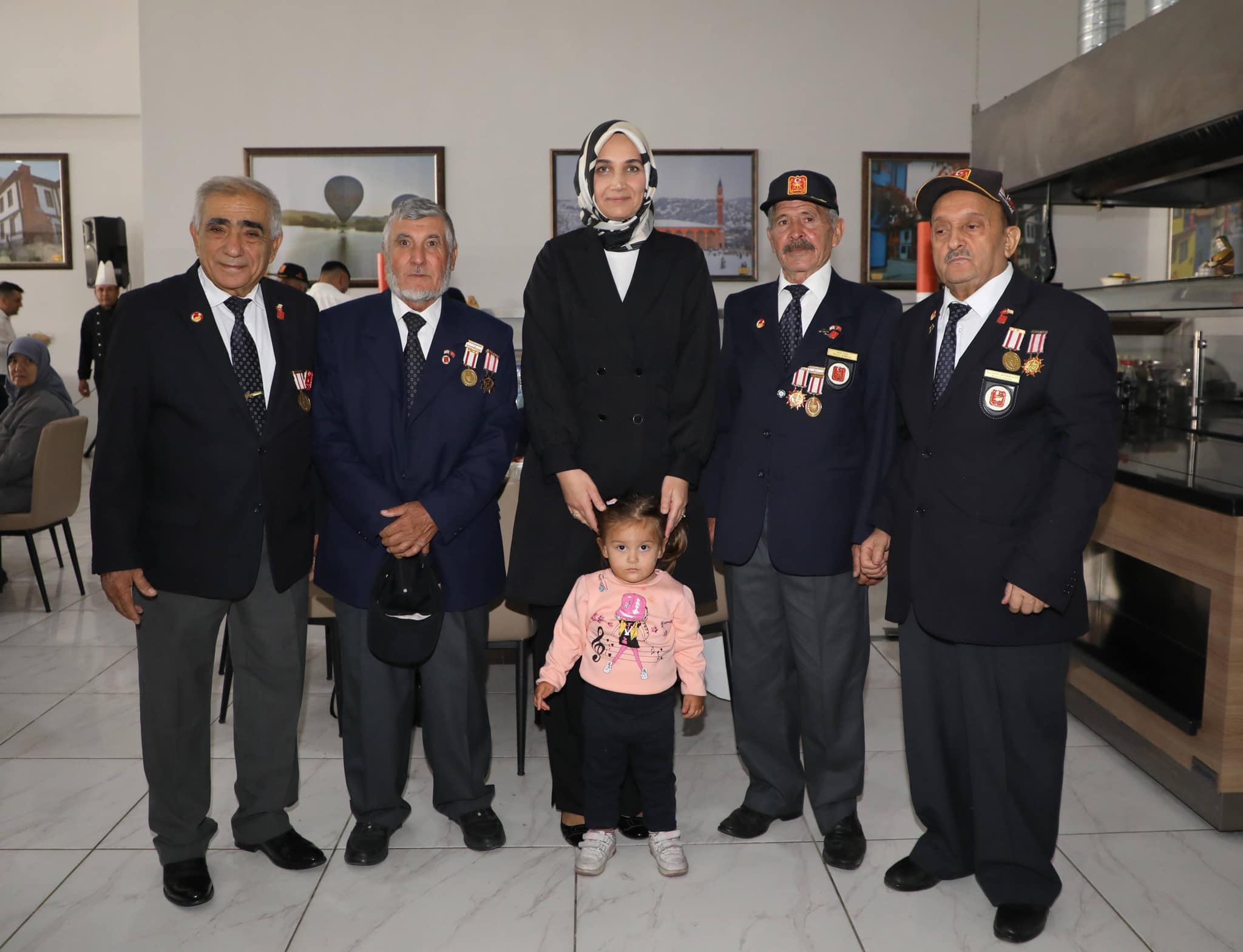 VALİ YİĞİTBAŞI GAZİLERLE DÜZENLENEN PROGRAMDA BULUŞTU