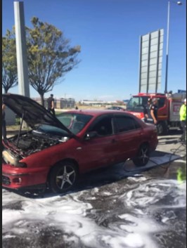 AFYON'DA YANAN OTOMOBİL  HERKESİ KORKUTTU