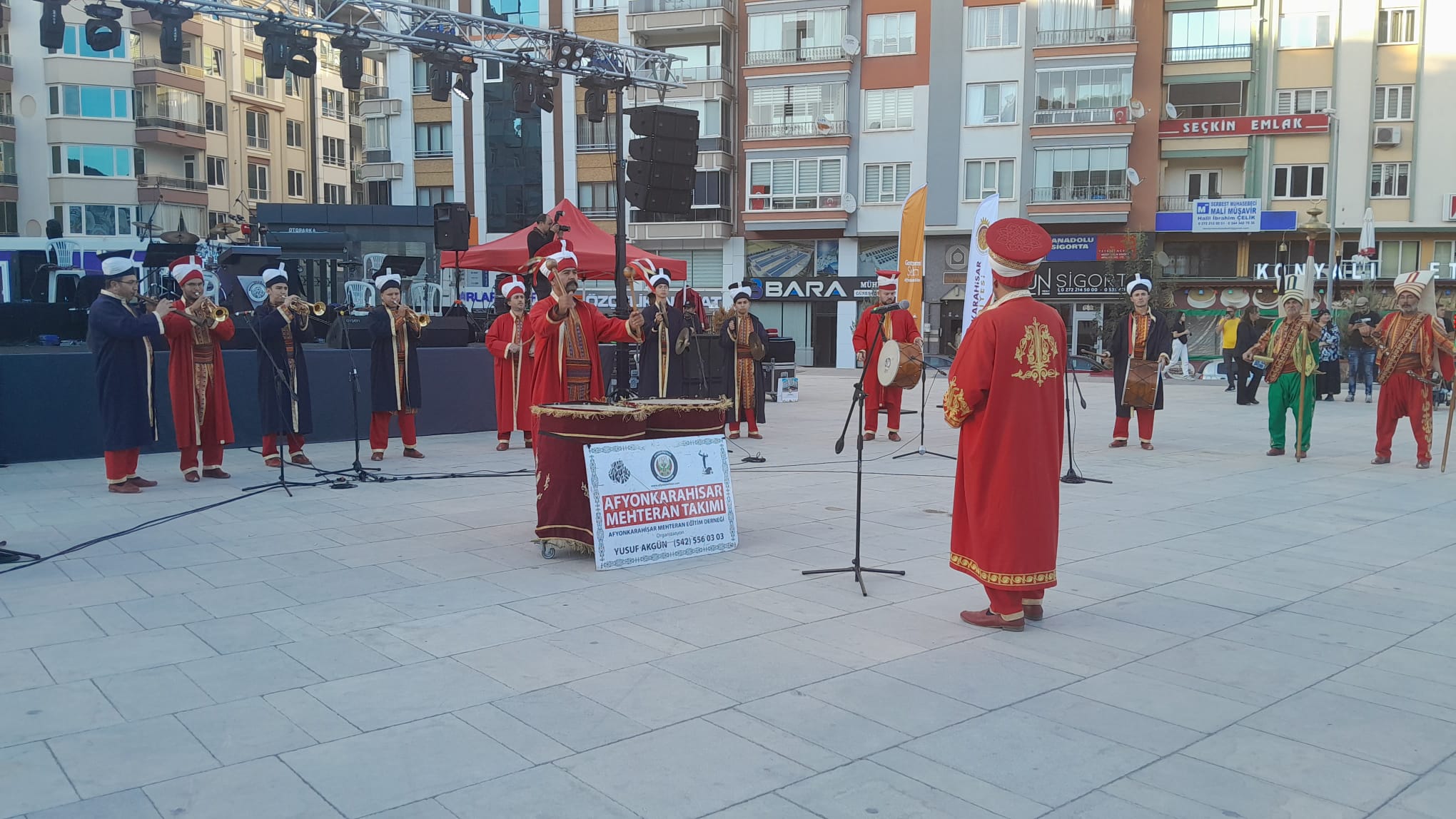 "ÇOCUKLAR YETİŞMESİ İÇİN ESNAFLARIN YANINA VERİLİRDİ"