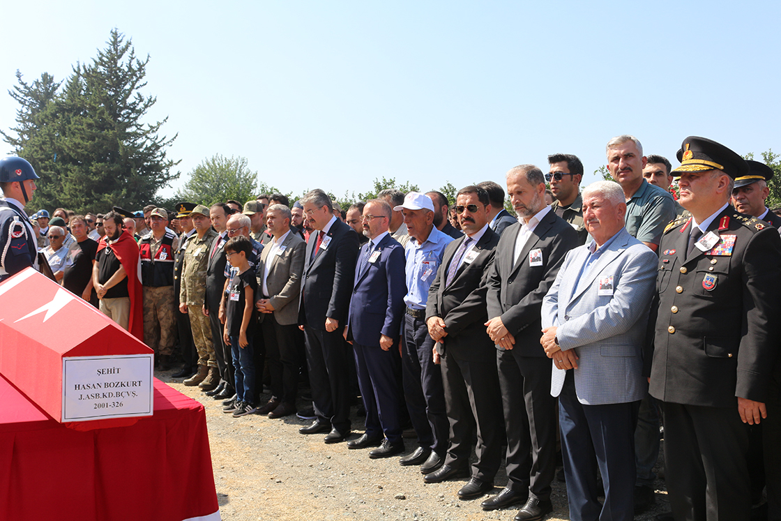 ŞEHİT JANDARMA ASTSUBAY HASAN BOZKURT'UN CENAZESİ HATAY'DA DEFNEDİLDİ