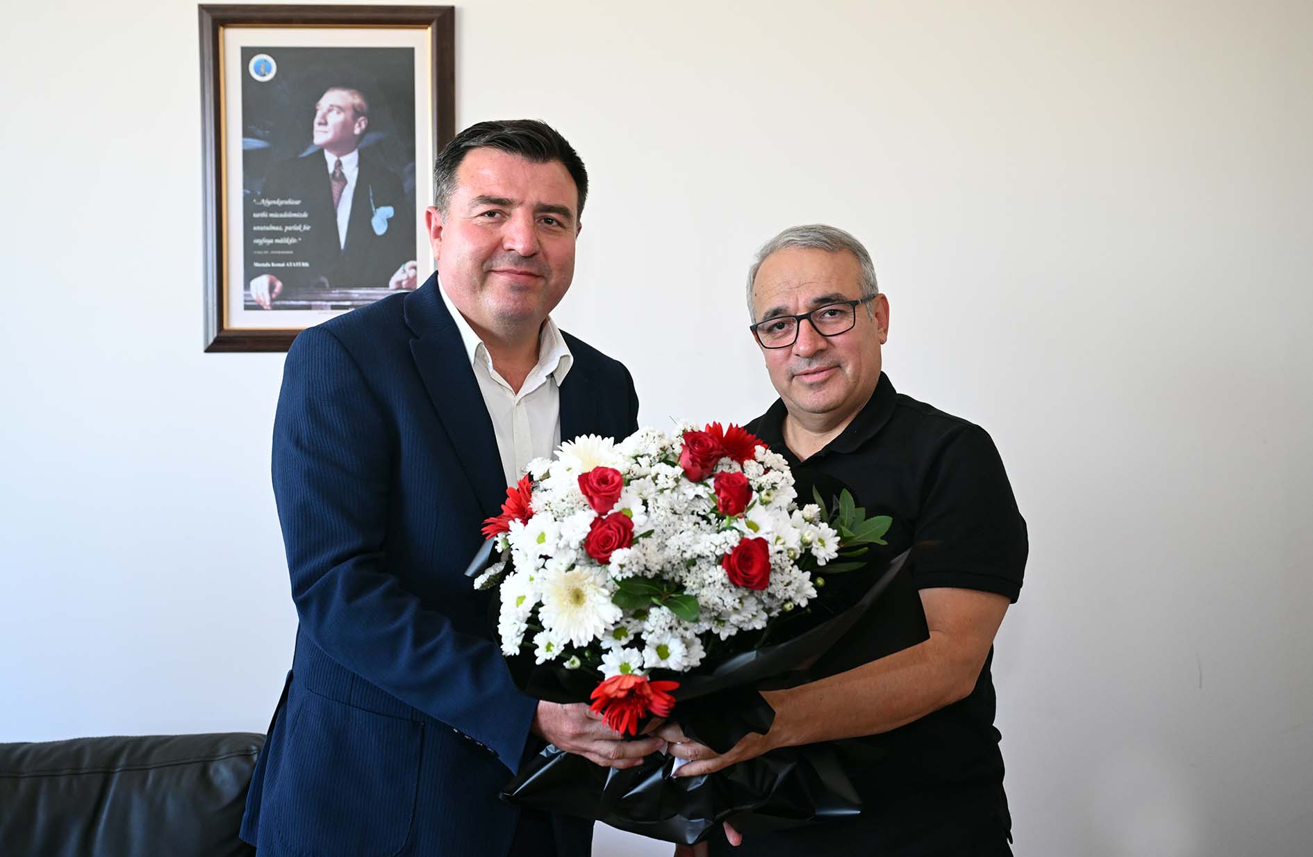 AKÜ FEN BİLİMLERİ ENSTİTÜSÜNDE BAYRAK DEĞİŞİMİ
