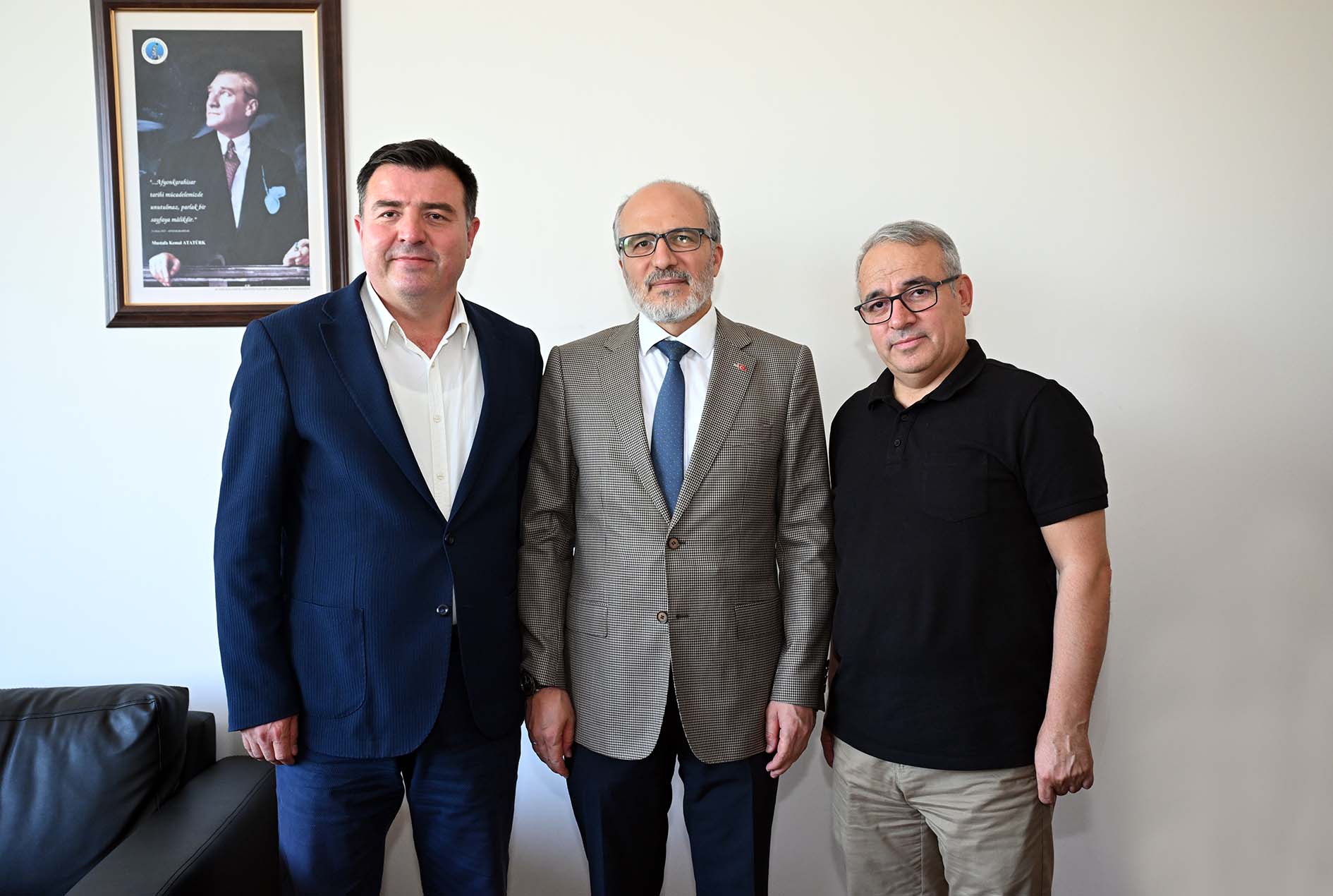 AKÜ FEN BİLİMLERİ ENSTİTÜSÜNDE BAYRAK DEĞİŞİMİ