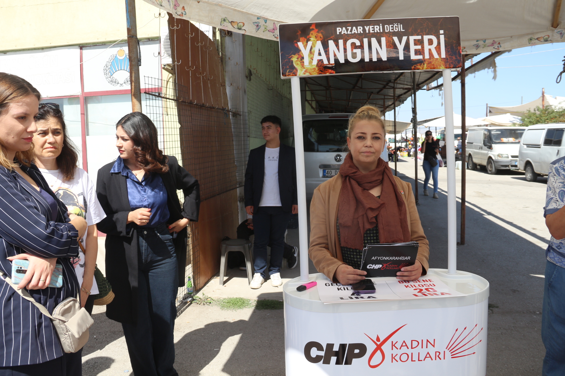 CHP KADIN KOLLARI BAŞKANI GEDİKKAYA, "PAZAR YERİ DEĞİL YANGIN YERİ"