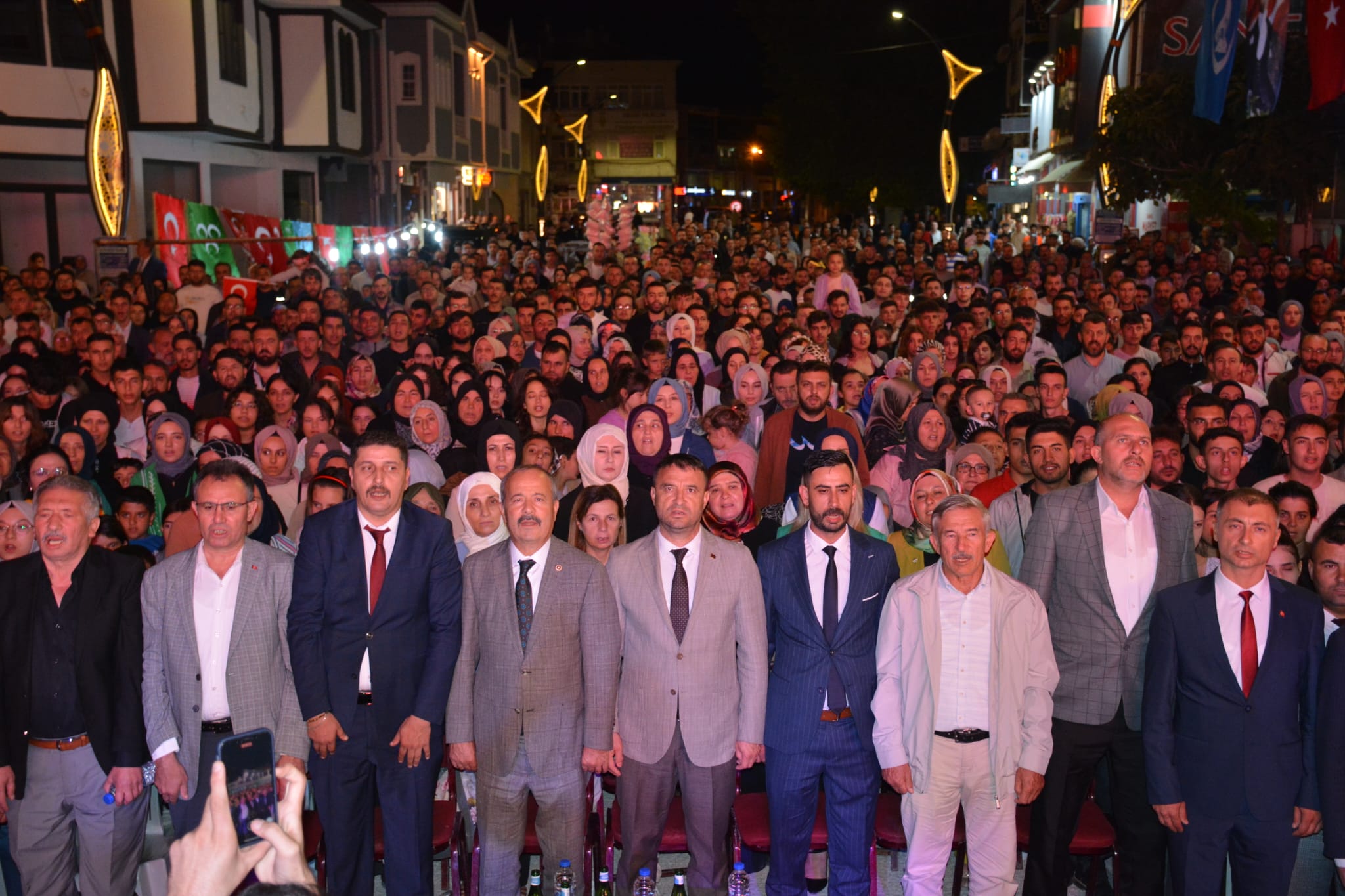 BOLVADİN'DE ALİ KINIK RÜZGARI ESTİ
