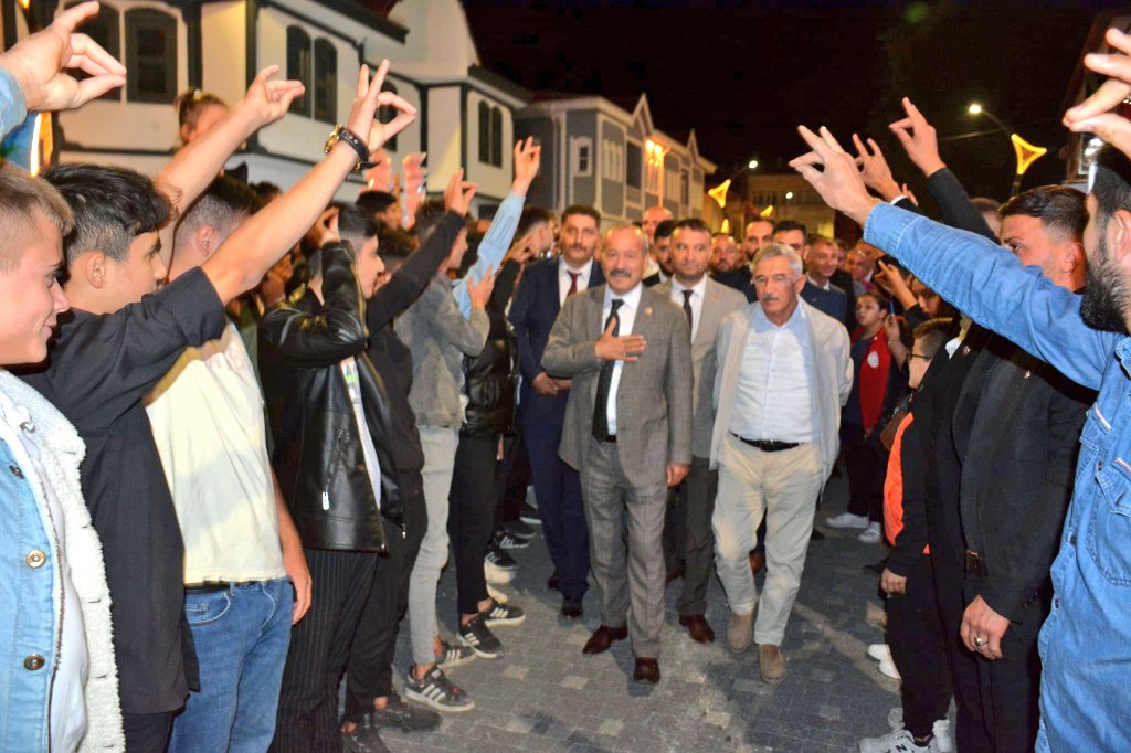 BOLVADİN'DE ALİ KINIK RÜZGARI ESTİ