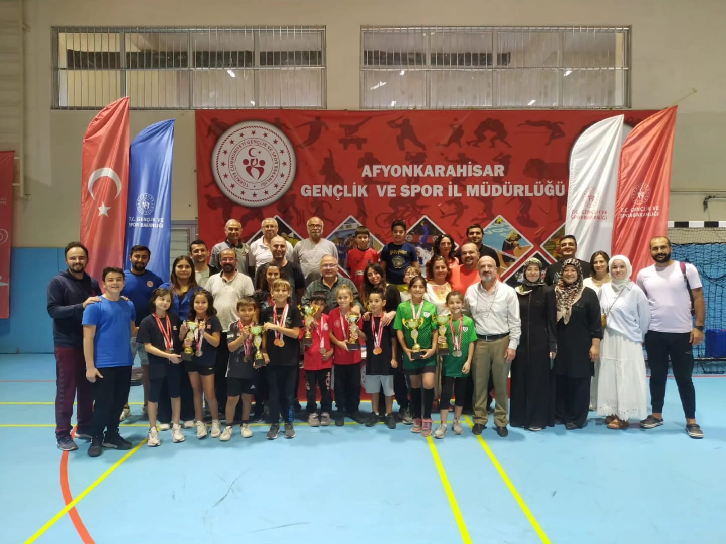 MİNİKLER FERDİ VE TAKIM MASA TENİSİ MÜSABAKALARI TAMAMLANDI