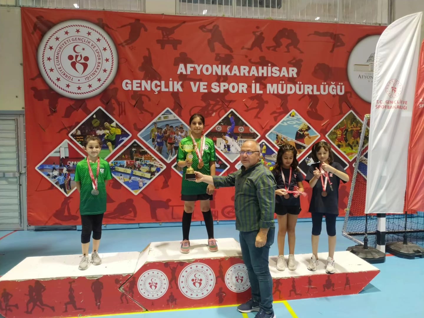 MİNİKLER FERDİ VE TAKIM MASA TENİSİ MÜSABAKALARI TAMAMLANDI