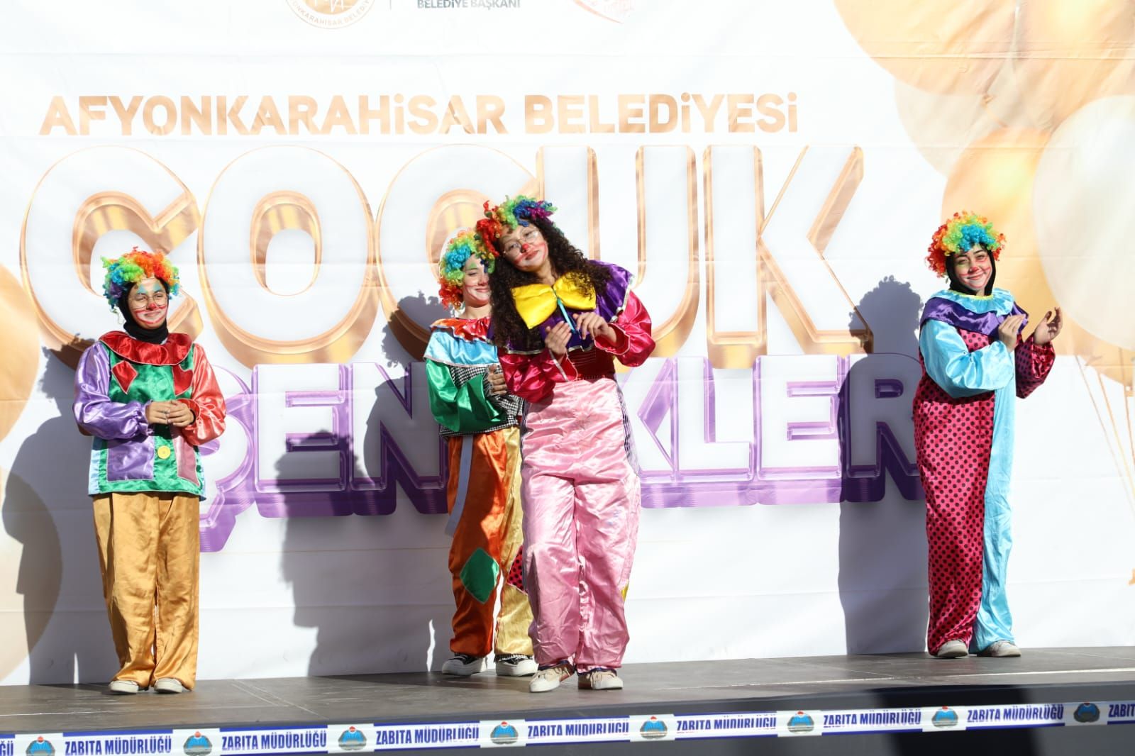 MİNİKLERİ MUTLU EDEN ETKİNLİK