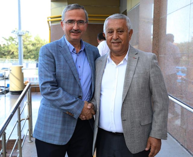 BELEDİYE BAŞKANI ZEYBEK'İ ZİYARET ETTİ. AFYONKARAHİSAR'A DEV YATIRIMLAR GELİYOR