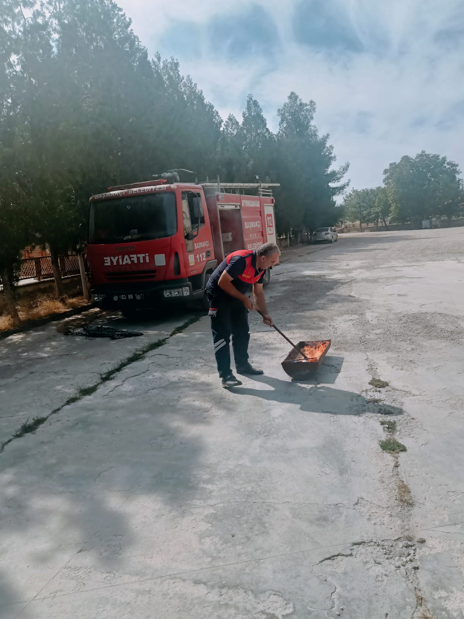 İTFAİYECİLER HASTANE PERSONELLERİNE YANGIN EĞİTİMİ VERDİ