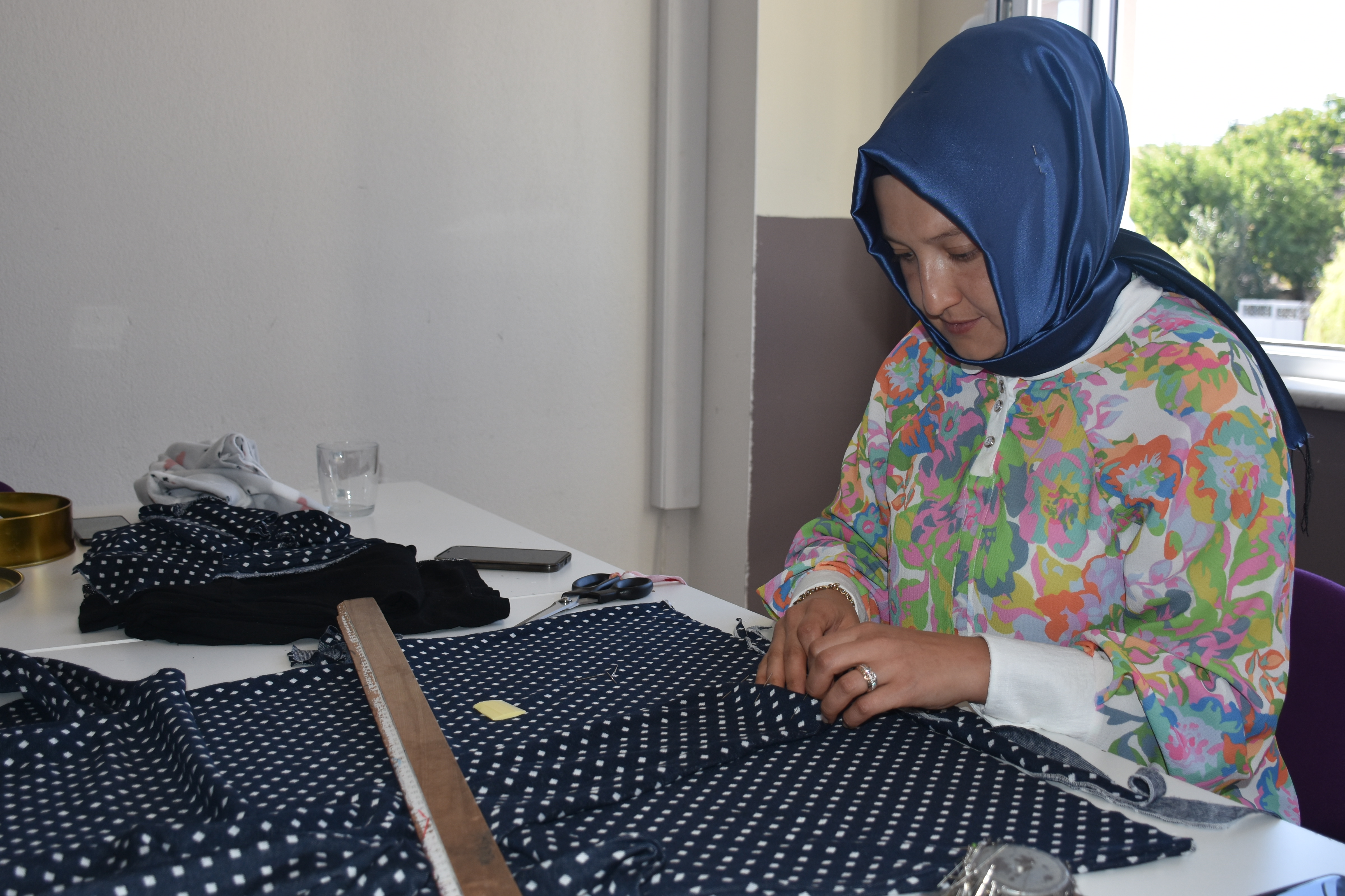 DİKİŞ NAKIŞ KURSLARI AFYONKARAHİSARLI KADINLARA GELİR KAPISI OLDU