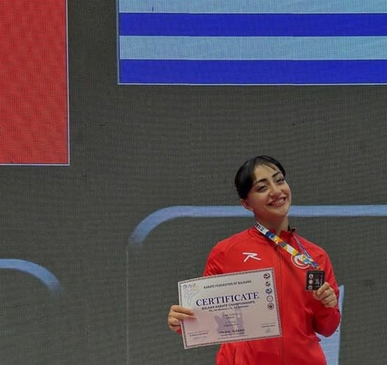 AYŞE YILMAZ’DAN GÜMÜŞ MADALYA