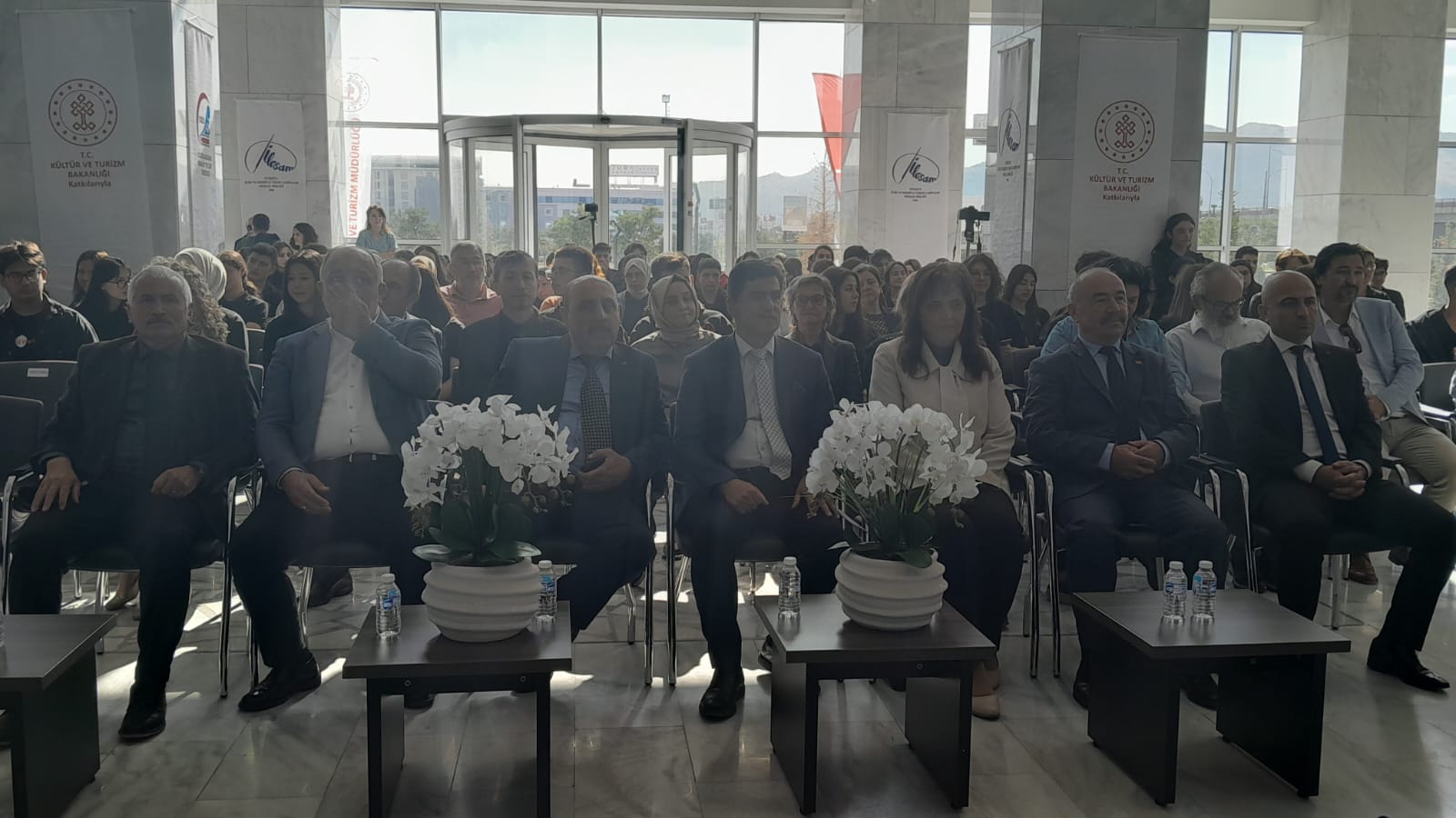 AFYONKARAHİSAR KÜLTÜR VE SANAT ETKİNLERİNİN MERKEZİ KONUMUNDA