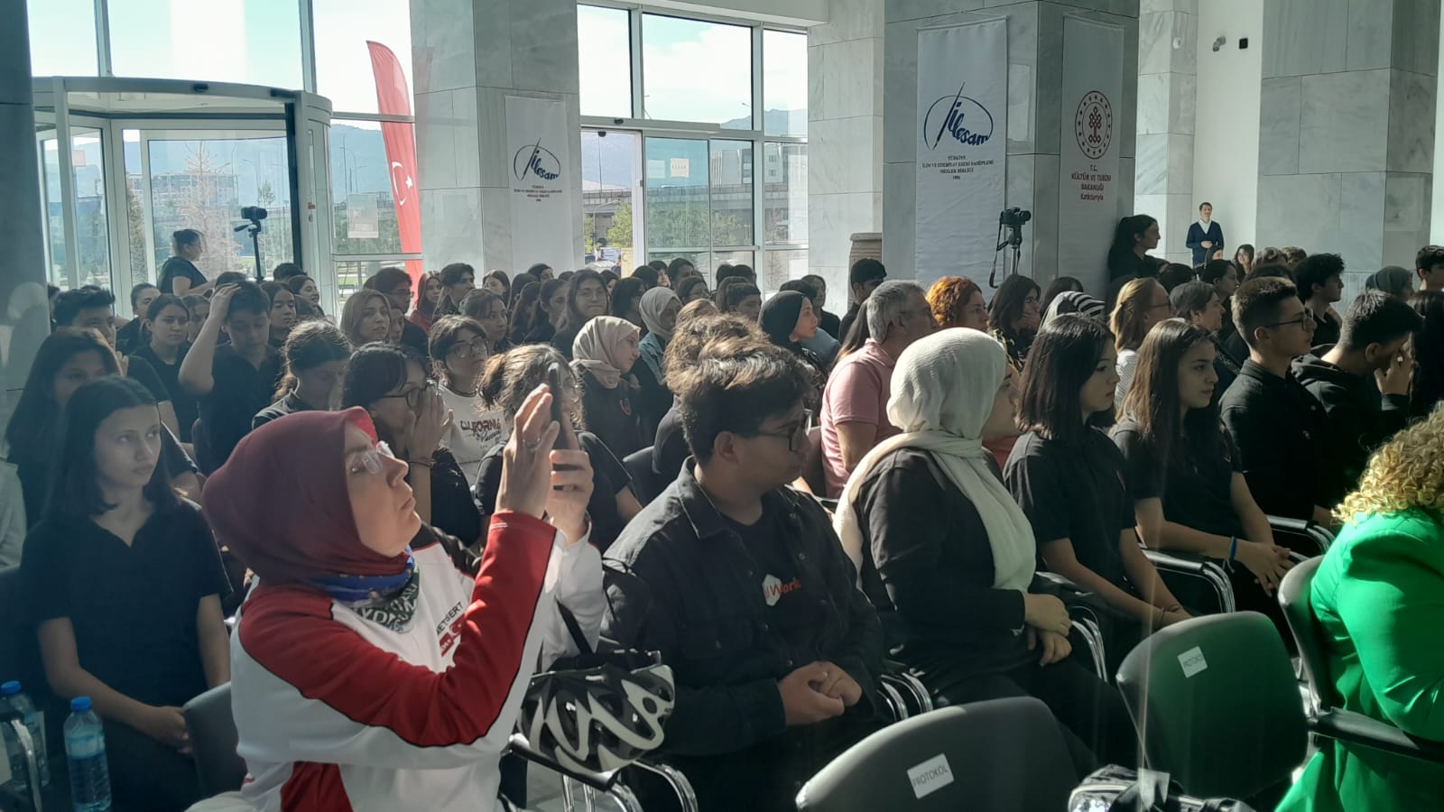 AFYONKARAHİSAR KÜLTÜR VE SANAT ETKİNLERİNİN MERKEZİ KONUMUNDA