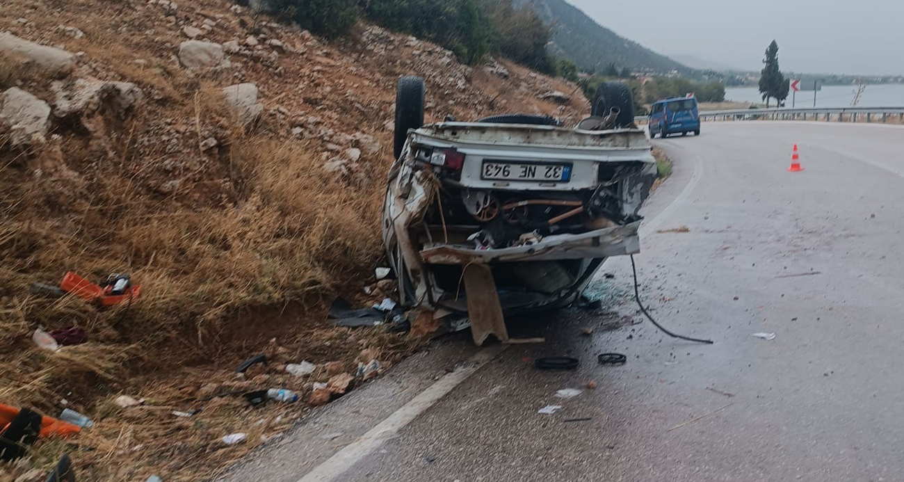 KONTROLDEN ÇIKAN OTOMOBİL TAKLA ATTI