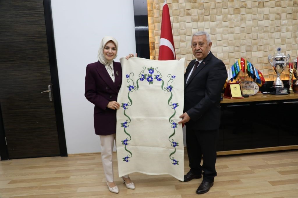 AİLE VE SOSYAL HİZMETLER BAKANI MAHİNUR ÖZDEMİR GÖKTAŞ
