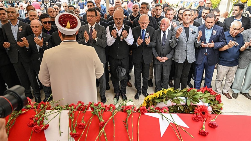 ASIRLIK GAZETECİ SON YOLCULUĞUNA UĞURLANDI