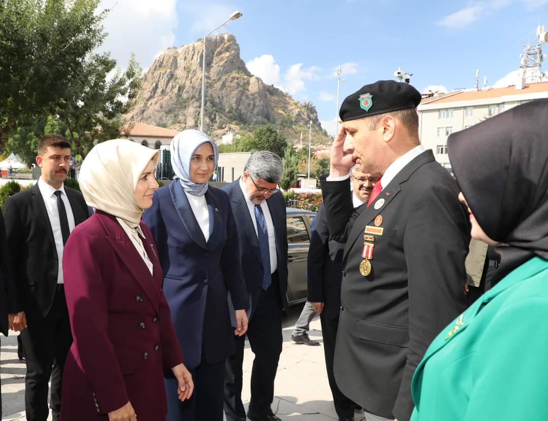 BAKAN GÖKTAŞ ŞEHİTLER DERNEĞİNİ ZİYARET ETTİ