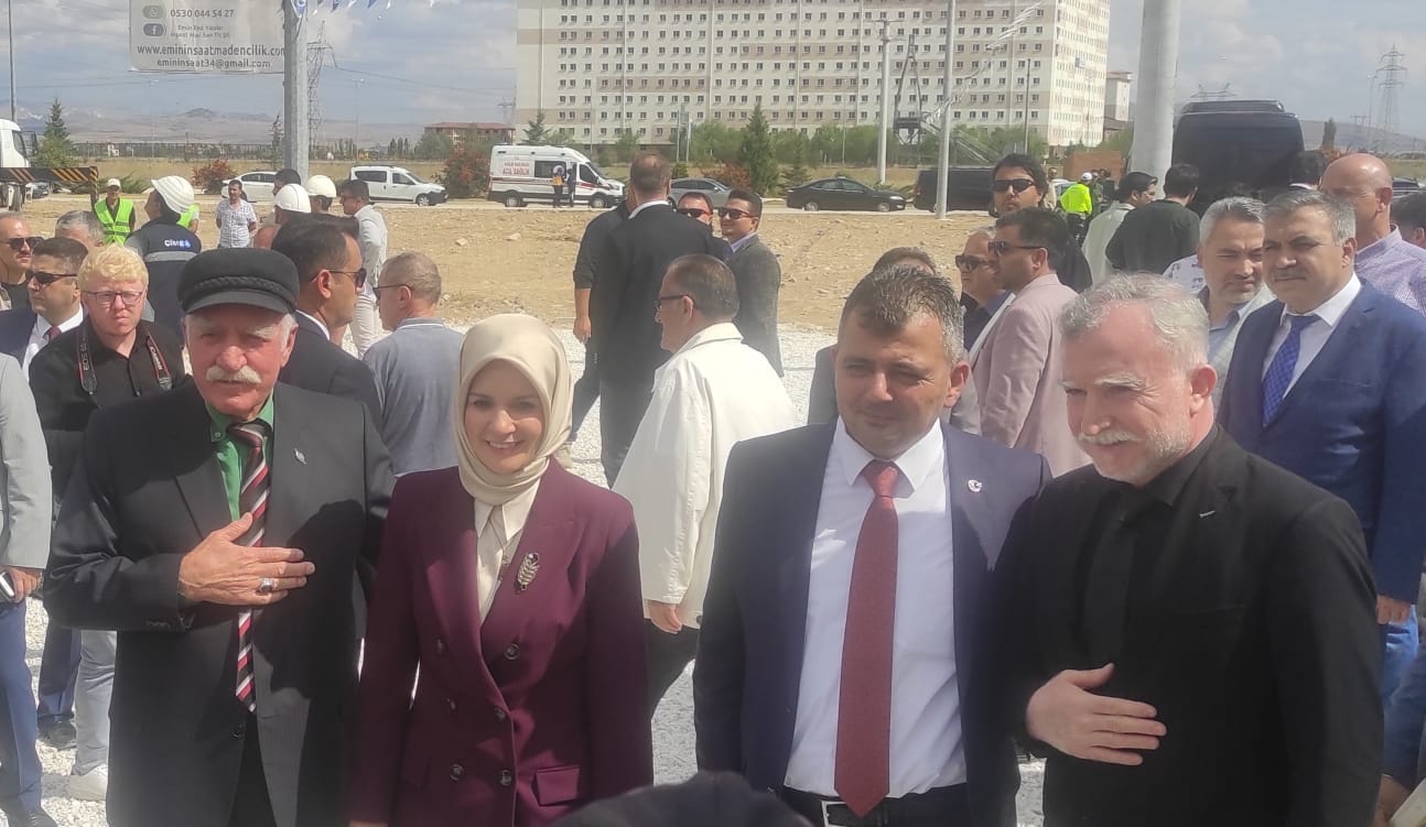 BAKAN GÖKTAŞ 'DAN MÜJDE AFYONKRAHİSAR YENİ ÜNİVERSİTESİ İLE BULUŞUYOR
