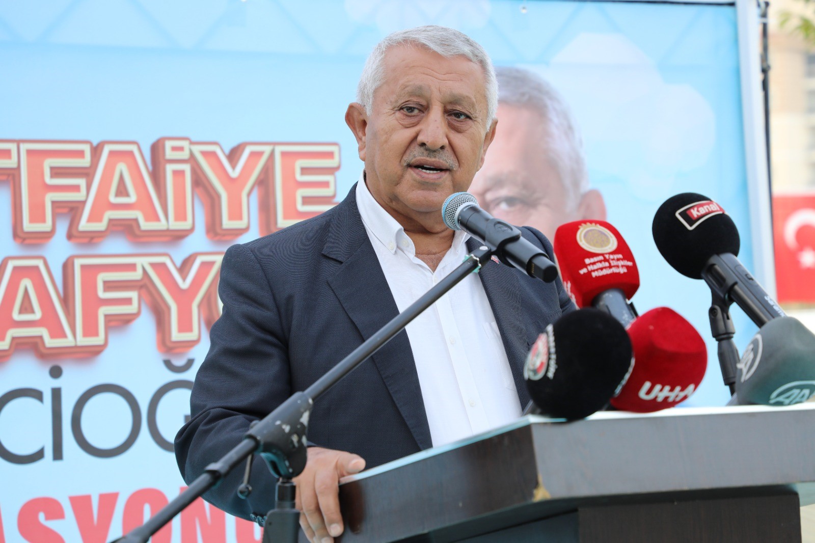 BAŞKAN ZEYBEK'TEN YARALANAN İTFAİYE ERİNE BÜYÜK VEFA