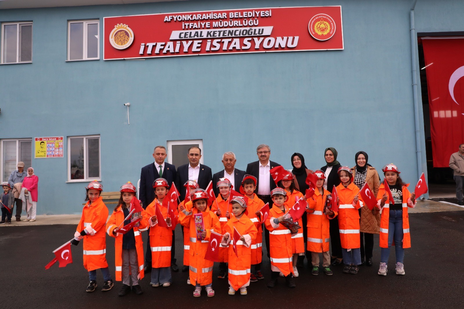 BAŞKAN ZEYBEK'TEN YARALANAN İTFAİYE ERİNE BÜYÜK VEFA