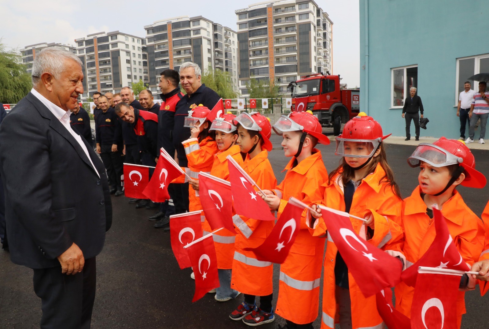 BAŞKAN ZEYBEK'TEN YARALANAN İTFAİYE ERİNE BÜYÜK VEFA