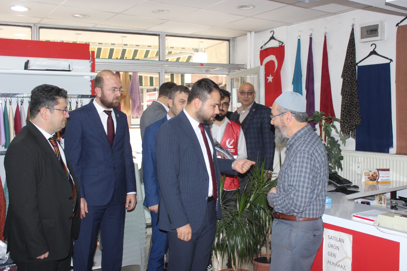 AFYONKARAHİSAR'DA MÜJDECİ RÜZGARI ESTİ