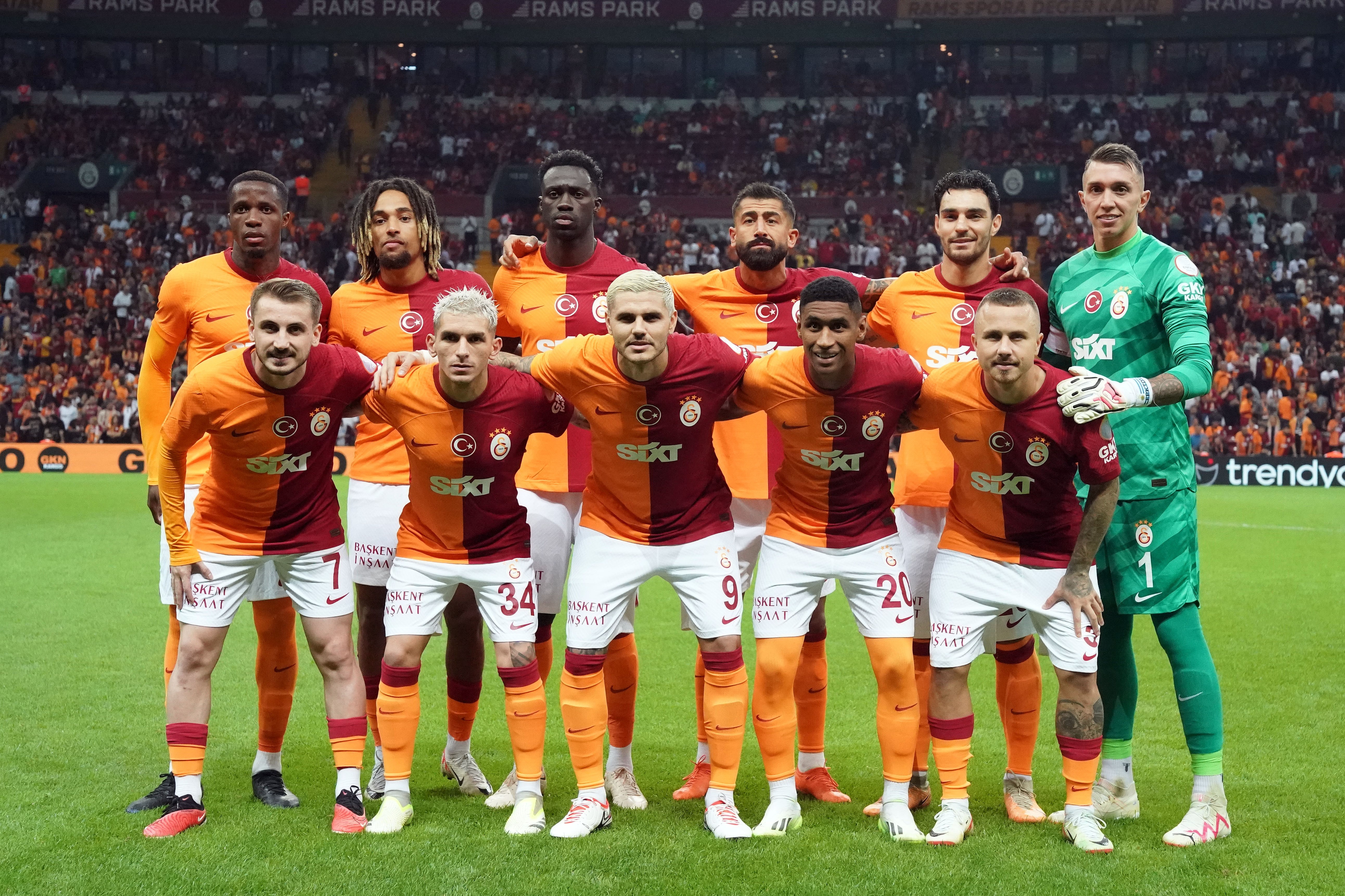 GALATASARAY'DA 2 DEĞİŞİKLİK