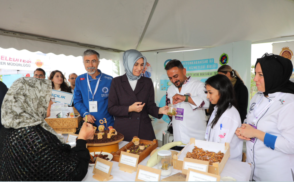 ÜNLÜ ŞEF GASTRO FESTTE AFYON LEZZETLERİNİ ELLERİYLE YAPTI