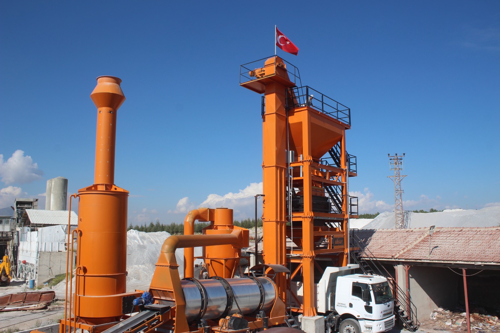 EMİRDAĞ BELEDİYESİ ASFALT ŞANTİYESİ ÜRETİME BAŞLADI