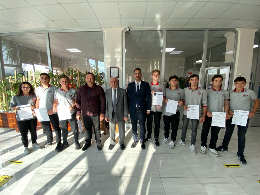RSP ALMANYA VE HOLLANDA'DA EĞİTİM GÖREN ÖĞRENCİLERİNE SERTİFİKALARINI VERDİ