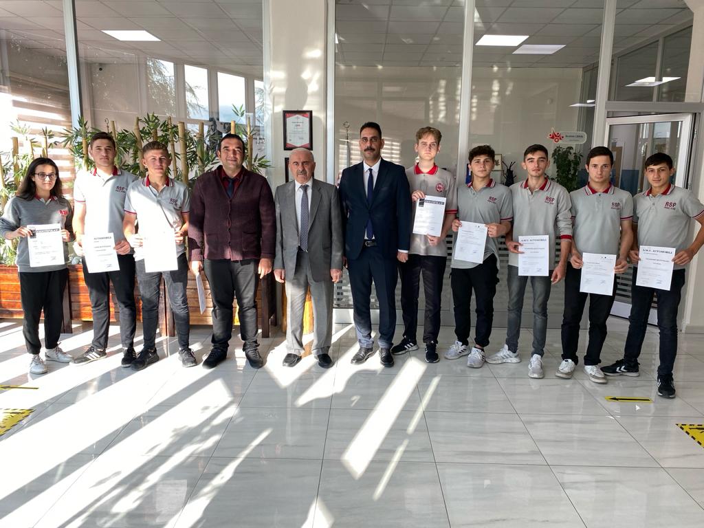 RSP ALMANYA VE HOLLANDA'DA EĞİTİM GÖREN ÖĞRENCİLERİNE SERTİFİKALARINI VERDİ