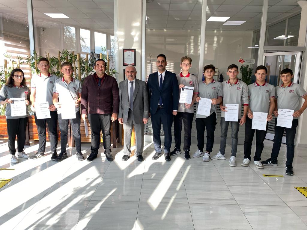 RSP ALMANYA VE HOLLANDA'DA EĞİTİM GÖREN ÖĞRENCİLERİNE SERTİFİKALARINI VERDİ
