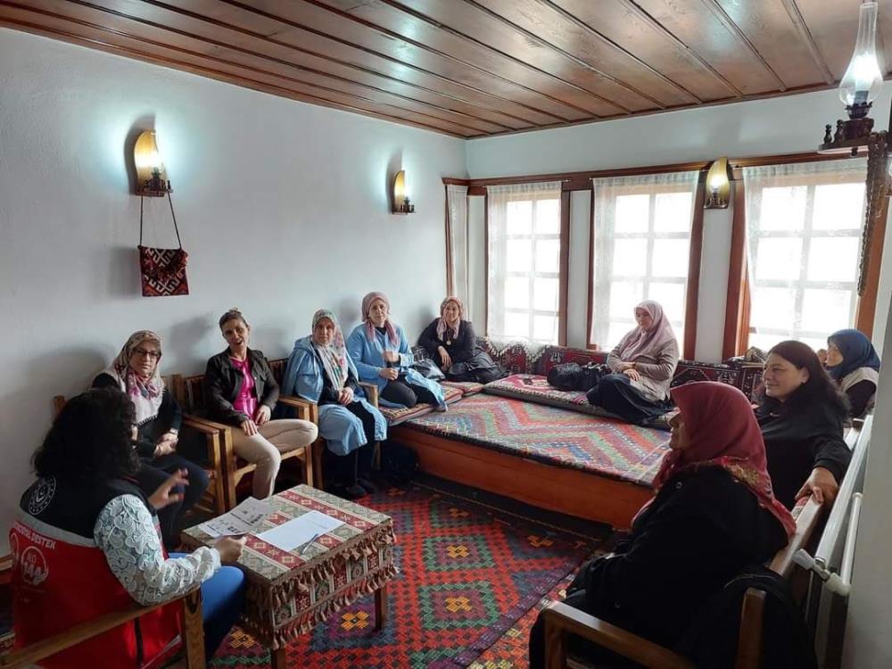 KADINLARA ‘AFET BİLİNCİ’ EĞİTİMİ VERİLDİ
