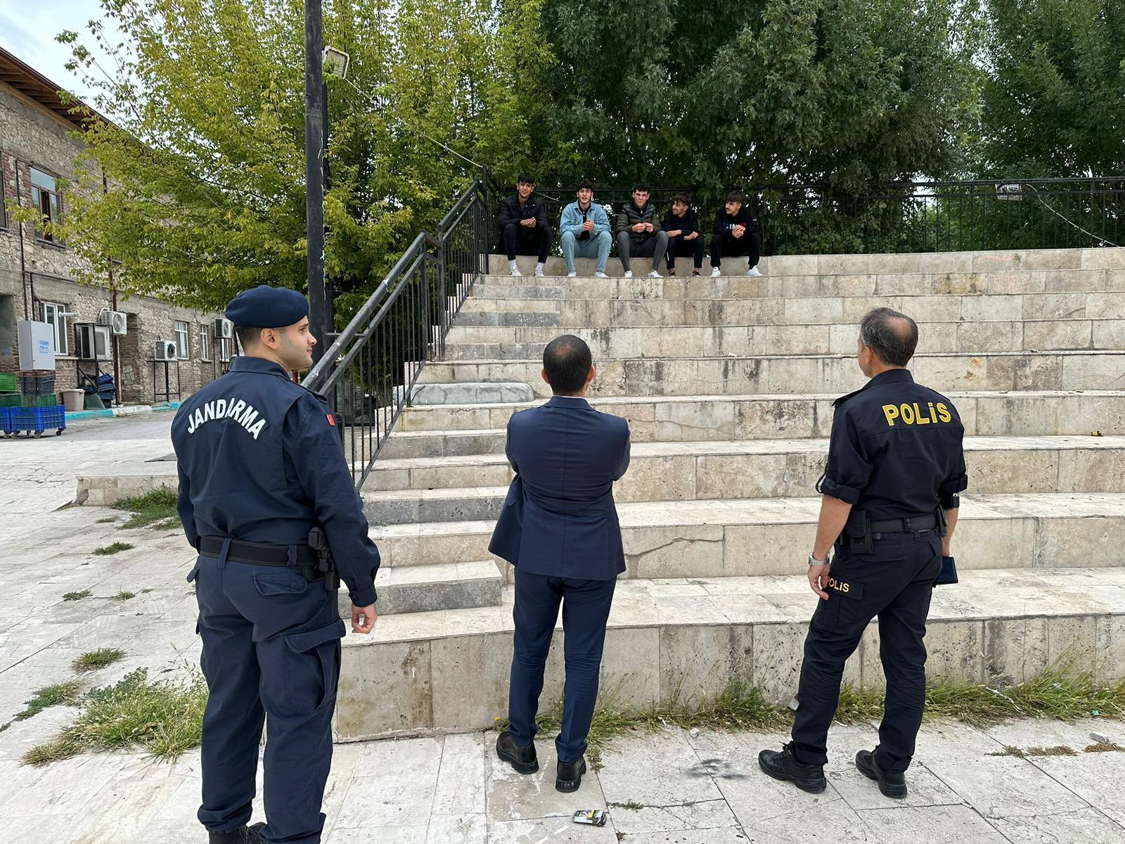 EMİRDAĞ’DA OKUL ÇEVRELERİNDE DENETİM YAPILDI